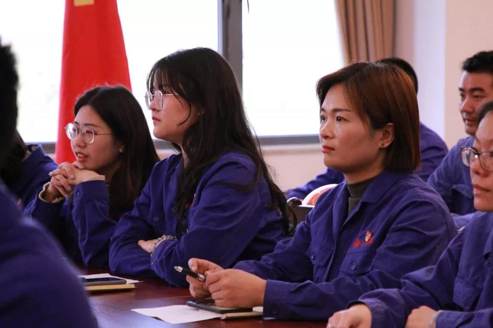 黨員立潮頭，領(lǐng)跑當(dāng)先鋒之十八｜楊梅玲：巾幗綻芳華